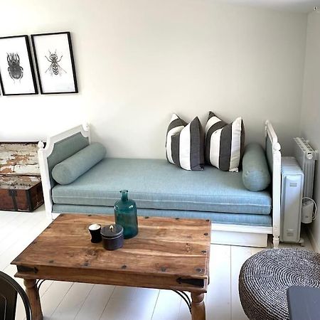 Cosy Camon Bolt-Hole Apartment Luaran gambar