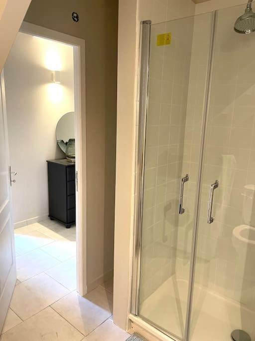 Cosy Camon Bolt-Hole Apartment Luaran gambar