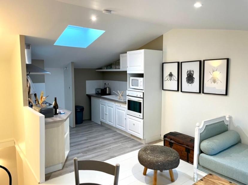 Cosy Camon Bolt-Hole Apartment Luaran gambar